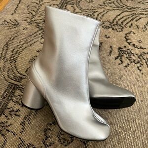 Silver Tabi Boots